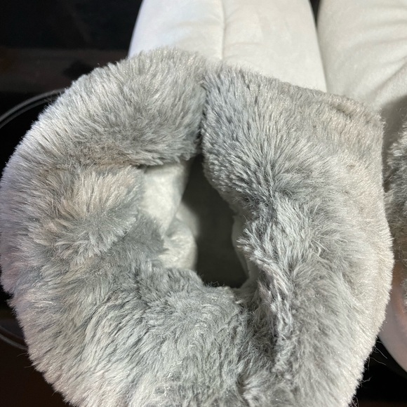 EUC Soft Slippers ladies size large/extra large machine, washable - Picture 5 of 8